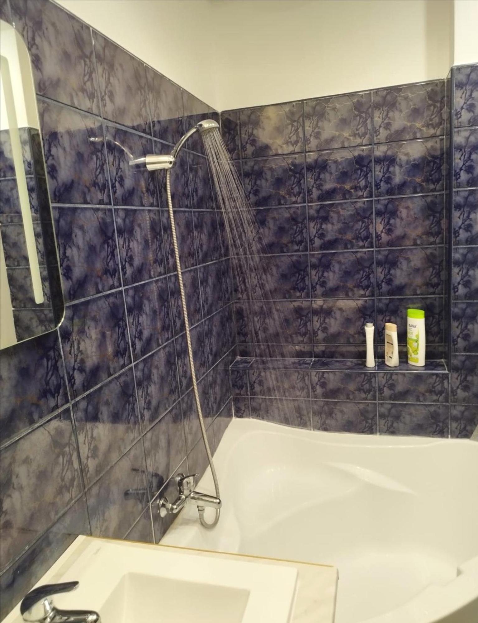 1 Minuta, Grand Hotel, Sheraton, Molo, Location *